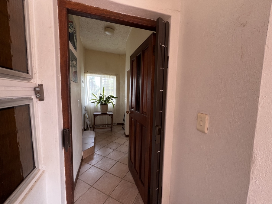 5 Bedroom Property for Sale in Wavecrest Eastern Cape